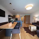 公寓 Lakeside Luxury 滨湖采尔