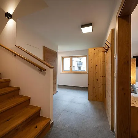 Lakeside Luxury * 滨湖采尔