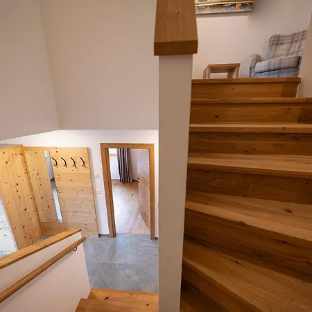 Lakeside Luxury 公寓