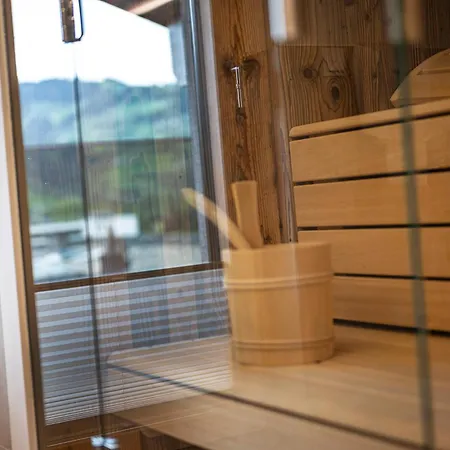 Lakeside Luxury * 滨湖采尔