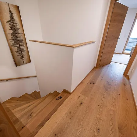 Lakeside Luxury Apartment *