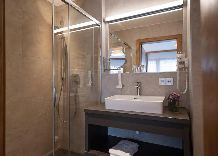 Lakeside Luxury 公寓 *