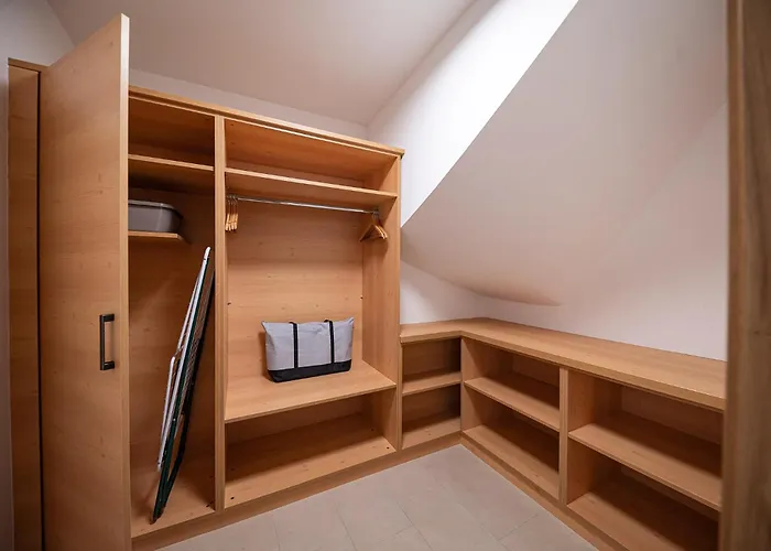 Lakeside Luxury Lägenhet