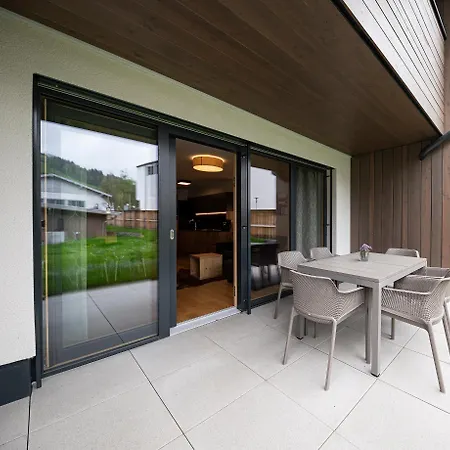 Lakeside Luxury Τσελ αμ Ζέε